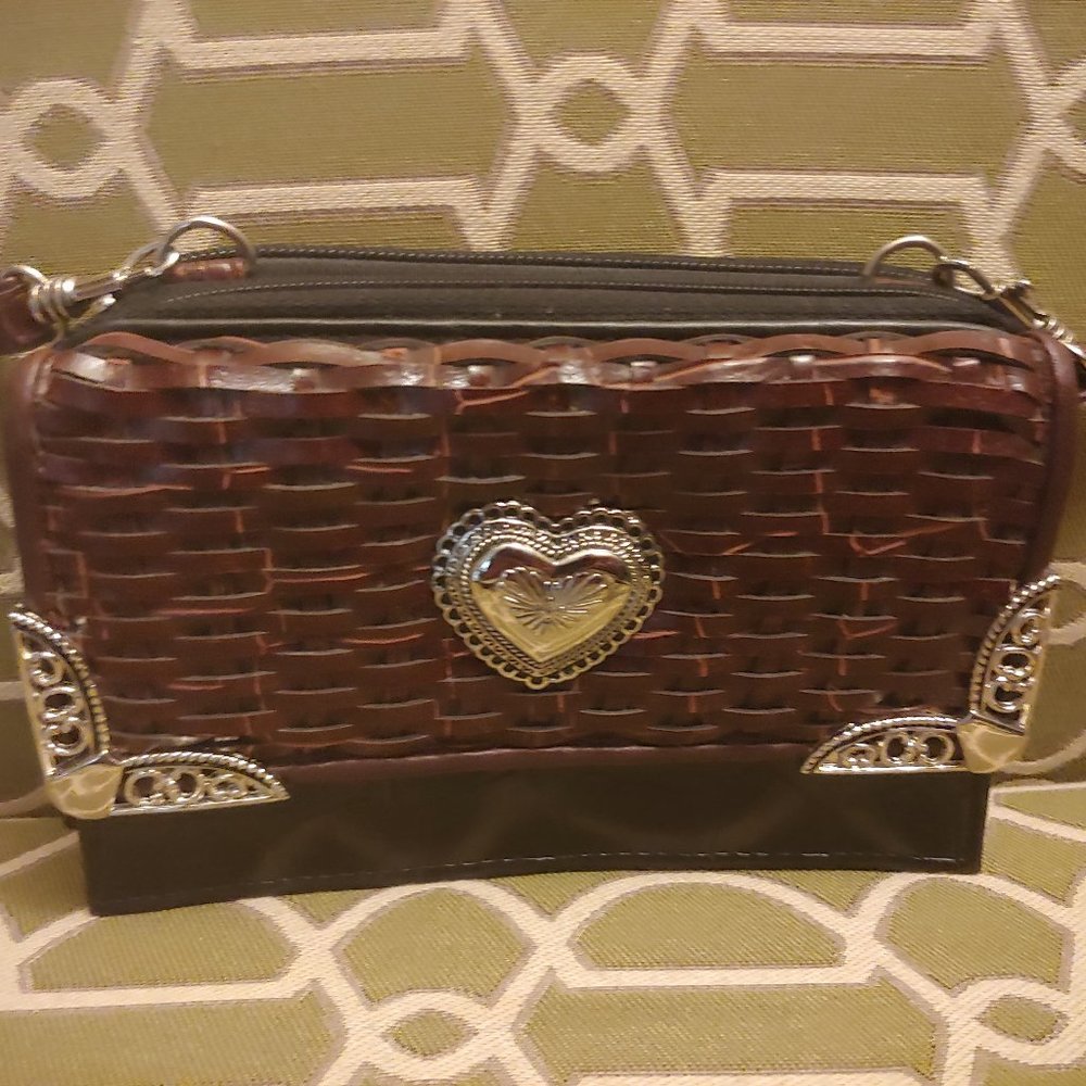 NWOT Adorable Wallet/Purse  Weave w/Silver Accents